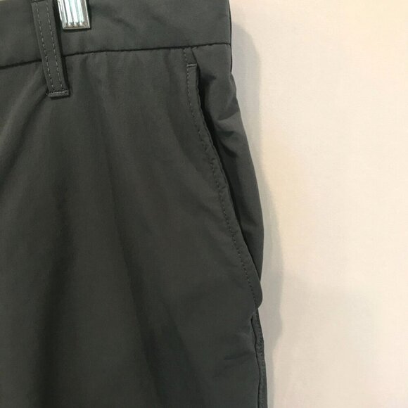 Dockers Supreme Flex Men's Flat Front Bermuda Golf Shorts Sz 40 in Dark Gray - Picture 3 of 14